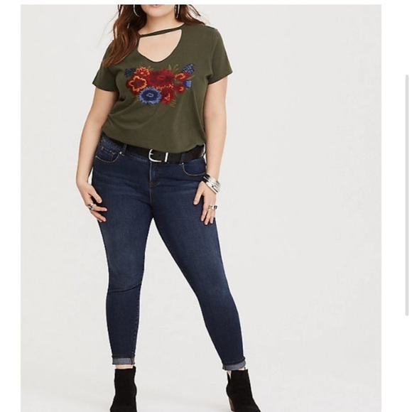TORRID OLIVE EMBROIDERED CHOKER TEE - Picture 2 of 10